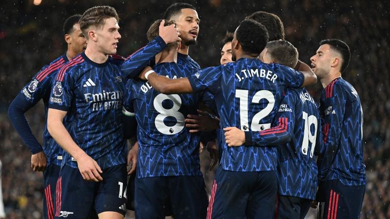 【日职】王牌东克树遭奇袭盗三垒！DeNA火力熄火吞零封、高潮系列赛决胜轮首战失利｜日本职棒