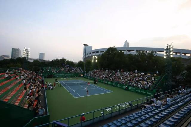 从而在比赛 从而在比赛