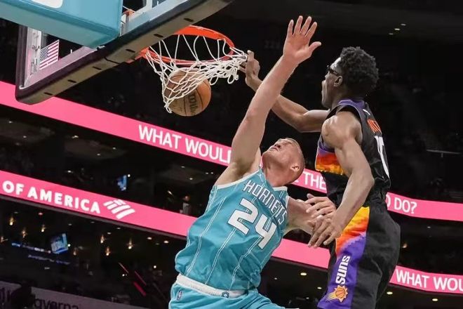 他在比赛中 他在比赛中