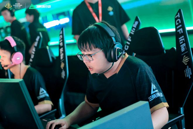 吸引了大批 吸引了大批